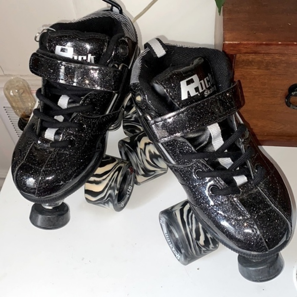 NWT gt50 Rock lowtop roller skates with sure grip hardware